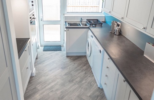 Mudeford Cottage | 'Allseasons', centrally located in Mudeford and pet friendly
