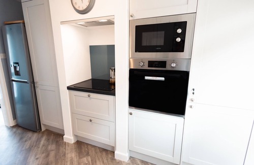 Mudeford Cottage | 'Allseasons', centrally located in Mudeford and pet friendly