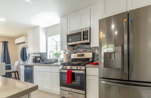 Hillcrest House | Allure Retreat Summar