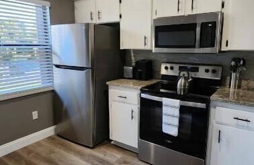 Ventura House | Alluring 2bd/2ba in East Orlando.