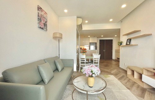 District 7 Apartment | Alm's 1 BedRoom Apartment at Sunrise City District 7