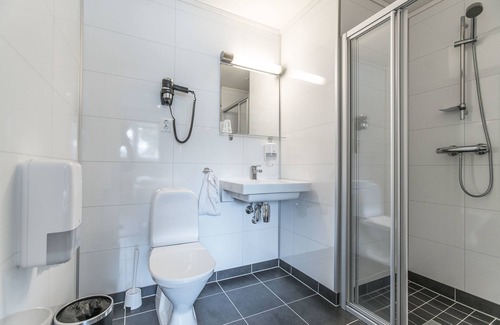 Leirvik Hotel | Almaas Hotell Stord
