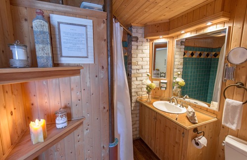 Alma Bed & Breakfast | Almatoit