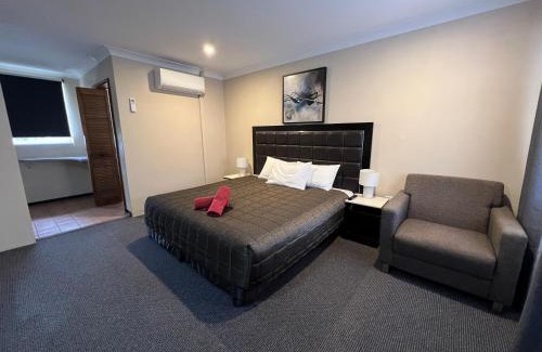 East Tamworth Hotel | Almond Inn Motel