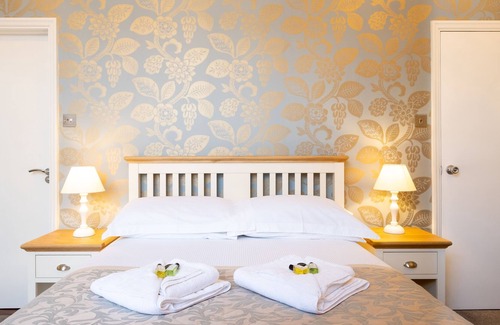 Saint Helier Hotel | Almorah hotel