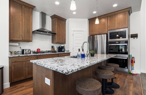 Spanish Fork House | Almost brand new, immaculate, stunning 6 bedroom house in Spanish Fork