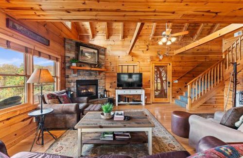 Gatlinburg - Pigeon Forge House | Almost Heaven- Gatlinburg Dream Smoky Mountain Retreat