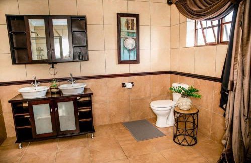 Rustenburg Apartment | Aloe room