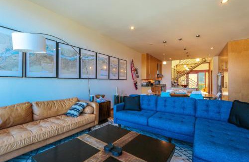 Hood River House | ALOFT Airy Design with River View