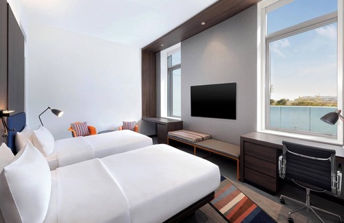 Bur Dubai Hotel | Aloft Al Mina Dubai