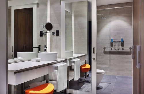 Bur Dubai Hotel | Aloft Al Mina Dubai