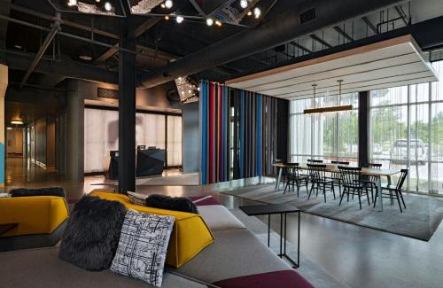 East Oak Hill Hotel | Aloft Austin Southwest