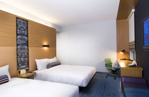 Greenbrier East Hotel | Aloft Chesapeake