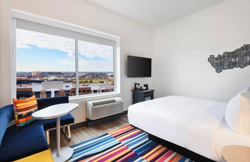 West Chester Hotel | Aloft Cincinnati West Chester