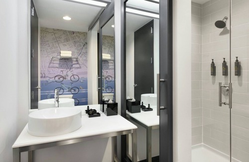 Greenville Downtown Hotel | Aloft Greenville Downtown