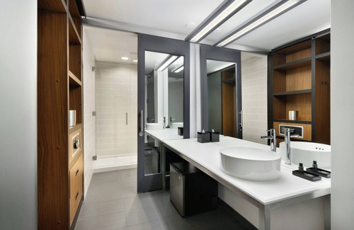 Greenville Downtown Hotel | Aloft Greenville Downtown