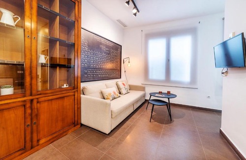 Encarnacion-Regina Apartment | Alohamundi Campana II