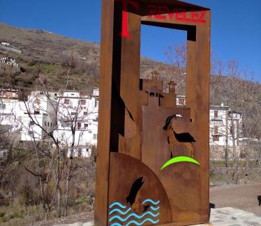 Trevelez Apartment | Alojamiento rural con vistas al rio Trevelez