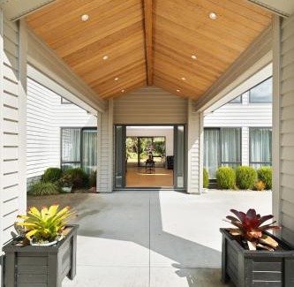 Redvale House | Alpaca Manor Auckland