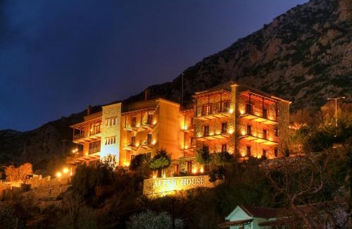 Arachova Hotel | Alpen House Hotel & Suites