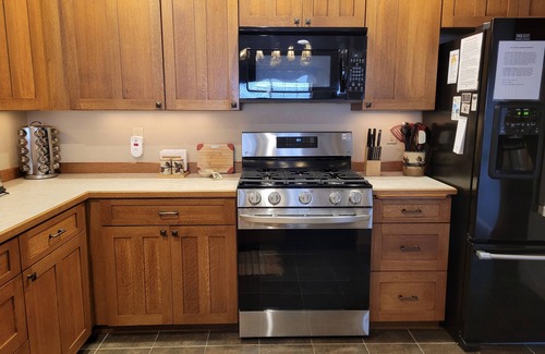 Winthrop Condo | Alpen Trails-Just a Short Walk to the Ski Trail/Close to Downtown Winthrop!