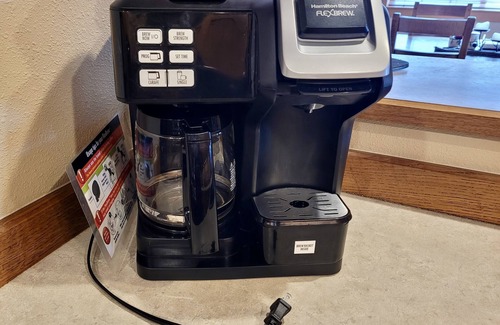 Winthrop Condo | Alpen Trails-Just a Short Walk to the Ski Trail/Close to Downtown Winthrop!