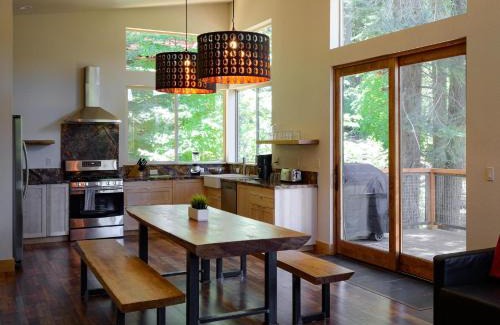 Yosemite West House | Alpenglow 2