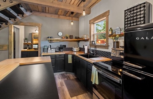 Kalispell Cabin | Alpenglow Retreat Montana