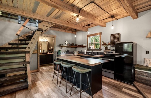 Kalispell Cabin | Alpenglow Retreat Montana