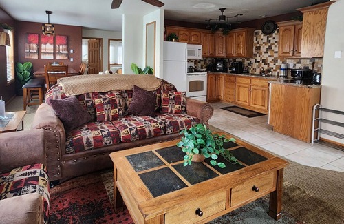 Ouray Condo | Alpenglow Retreat: Spacious 3-Bed Condo with High-Speed Internet & Gas Fireplace
