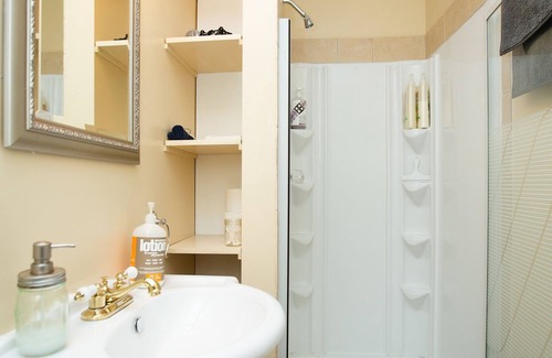 Revelstoke Bed & Breakfast | Alpenrose B&B Revelstoke