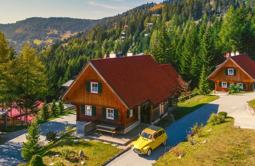 Wolfsberg House | Alpine Cabin Klippitz