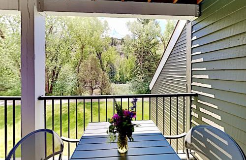 Edwards Apartment | Alpine Escape