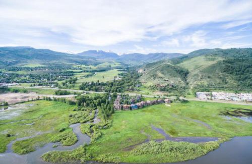 Edwards Apartment | Alpine Escape