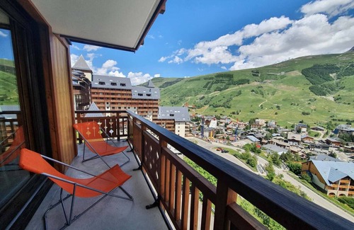 Les Deux Alpes Apartment | Alpine Escape with Terrace