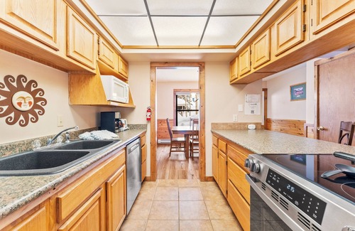 Baldy Mountain House | Alpine Getaway with Private Sauna Near Breckenridge Resort w/Mountain Views!