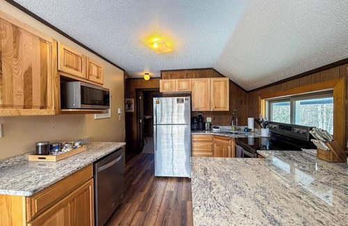 Bessemer Apartment | Alpine Horn Unit 1 ~ A/C & Close to Powderhorn!