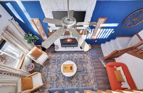 East Stroudsburg Cabin | Alpine Lodge - Hot tub - Sauna - 3BD-2BA