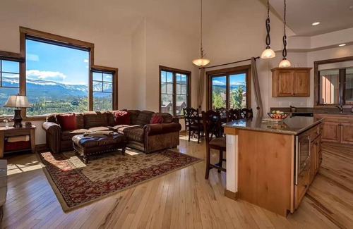 Bear Crossing House | Alpine Lodge | Hot Tub Slope Views Downtown