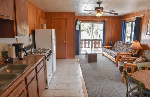 Red River Cabin | Alpine Lodge