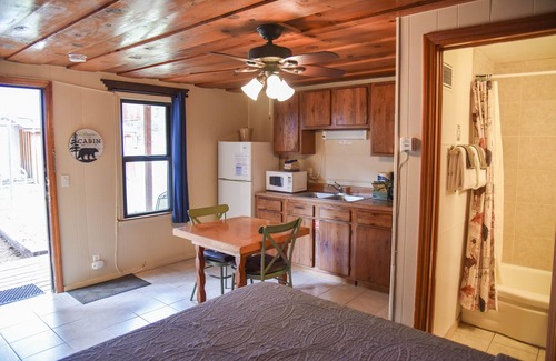 Red River Cabin | Alpine Lodge