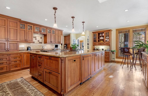 Beaver Creek House | ALPINE MANSION, 8BR + LOFT BR SLEEPS 24 HUGE 8000 sq ft EXCLUSIVE BEAVER CREEK!