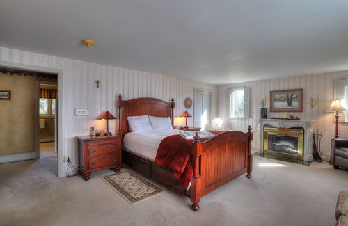 Rangeley House | Alpine Meadows Lodge - Beautiful home on 7 acres of land just a mile from Main Street