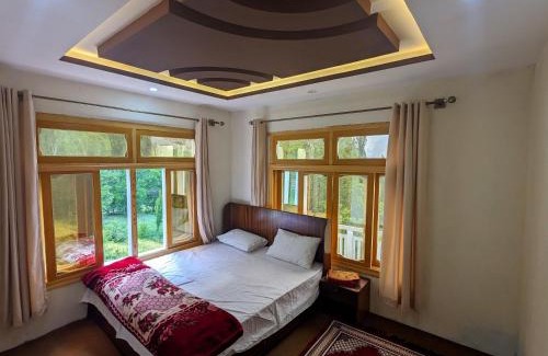 Khaplu Bed & Breakfast | Alpine Resort Khaplu