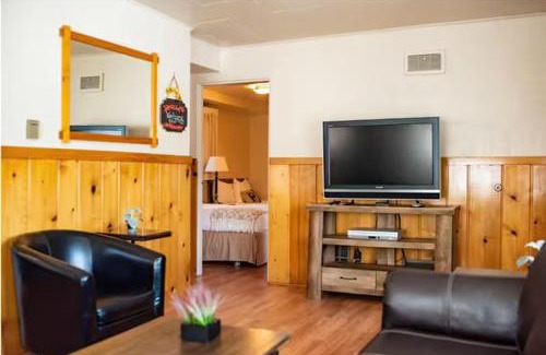 Estes Park Hotel | Alpine Trail Ridge Inn