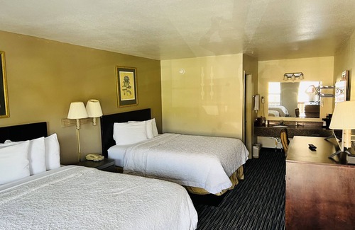 Helen Hotel | Alpine Valley Inn