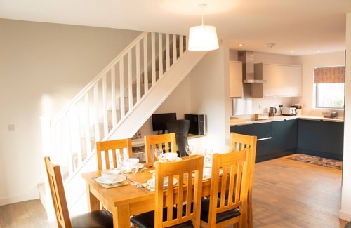 Aviemore House | Alpine View - a cosy Aviemore family home