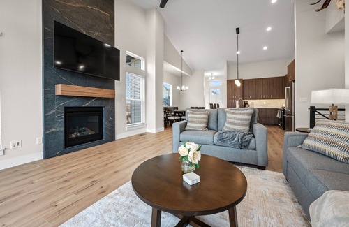 Wolf Creek House | Alpine Vista | Hot Tub | Fire Pit |Near Powder Mtn