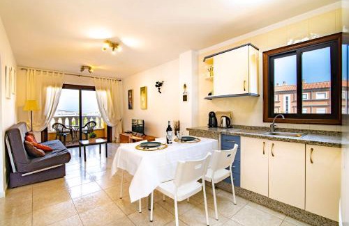 El Medano Apartment | Alquilaencanarias-Medano Atalaya, terrace & pool