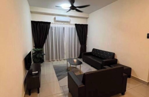 Kajang Apartment | Alstenor Homestay offers accommodations in Kajang and near IOI City Mall.